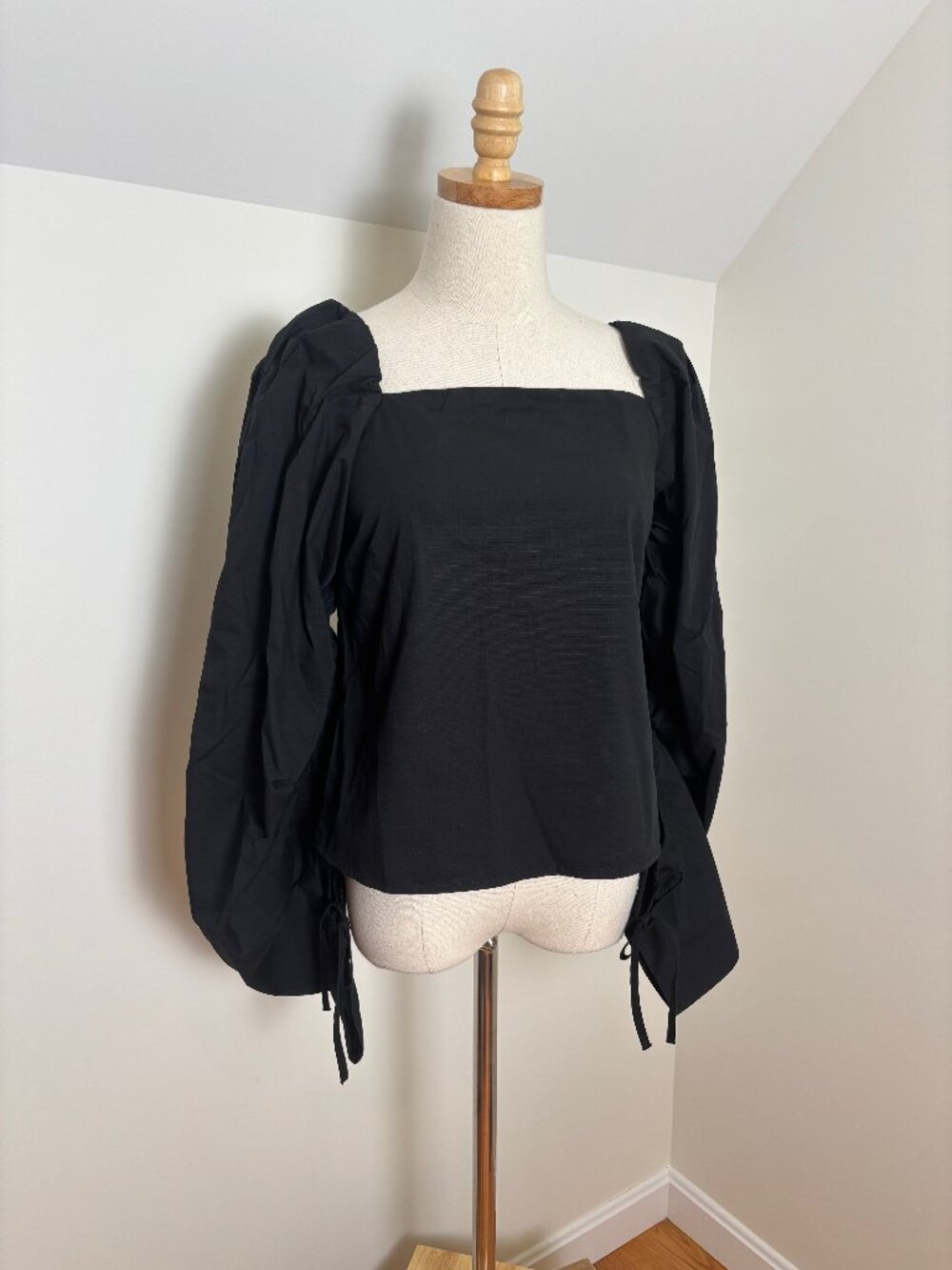 NWT Banana Republic black LS blouse, M